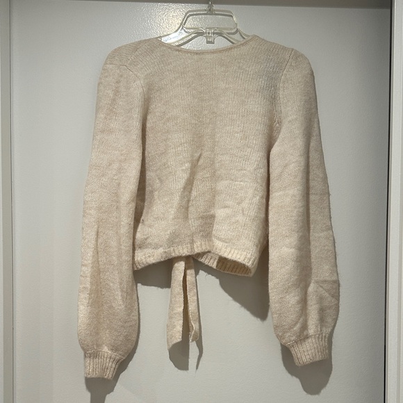 Abercrombie & Fitch Sweaters - Abercrombie & Fitch Cream Cardigan with Tie Back
